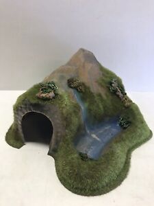 NOCH 316 N Scale Single Track Curved Tunnel Scenery with Pond West Germany