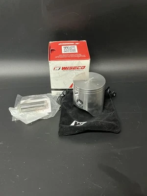 2002 - 2004 Honda CR250R Wiseco ProLite 68.5mm Piston Kit 801M06850 *NEW* - Image 1 of 4