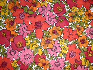 2 Stck. Vintage 60er Flower Power Baumwolle Rindenstoff rot rosa orange MOD 44x34" 44x15" - Bild 1 von 8