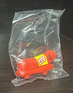 Fischietto mobile Weenie Oscar Mayer Weiner Wiener 2” nuovo sigillato in confezione - Foto 1 di 5