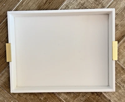 NUEVA Bandeja de Cuero Sintético Blanco Manijas de Barra Dorada Detalles de Puntada Bandeja para Servir LEER Foto 1 de 4