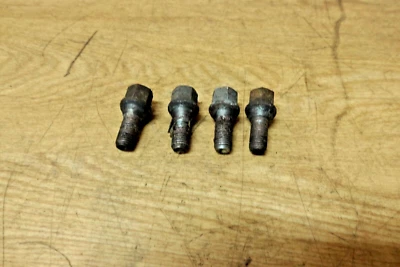 36004 E4H 2011-2017 SUZUKI SWIFT SZ2 1.2 GASOLINA K12B JUEGO DE 4 PERNOS DE RUEDA. Foto 1 de 3