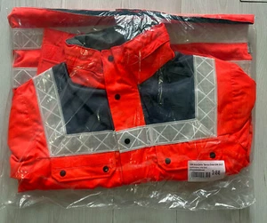 ⚡DRK Schutzjacke "Service GmbH-DRK 2012" leuchtrot/marine Größe 46/48 NEU & OVP⚡ - Bild 1 von 3