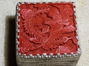 Vintage Intricately Carved Cinnabar Phoenix Lid SP Mirrioed Trinkit/Snuf Box - Picture 1 of 11