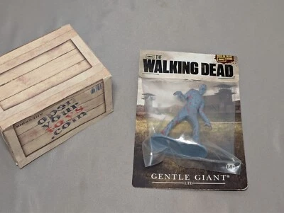 2013 SDCC Gentle Giant The Walking Dead Prison Walker Zombie Figura Sangrienta Foto 1 de 2