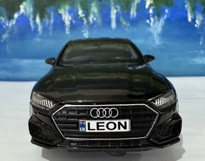 Audi A7 1:3 2 Modellino Auto W/Personalizzato Piastre – Regalo per Men, Donna, - Immagine 1 di 4