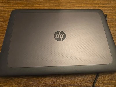 Ноутбук Hp Zbook 15u 15,6 дюйма (256 ГБ SSD, Intel Core i7 3-го поколения, 2,50 ГГц, 8 ГБ) - Изображение 1 из 4