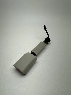 11-19 Infiniti M37 M56 Q70 hebilla de cinturón de seguridad delantero izquierdo usado OEM Foto 1 de 4