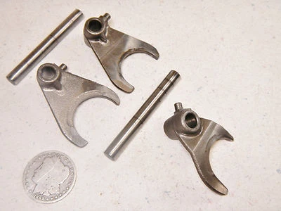 80 HORQUILLAS DE CAMBIO SUZUKI DR400 ASY Foto 1 de 4