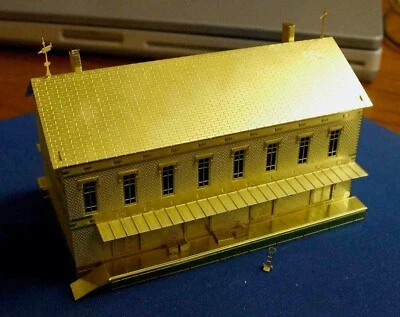 1089 Micron Art, Z-scale Jaxon Bean Mercantile & Mississippi Whiskey Brass Kit - Image 1 of 4