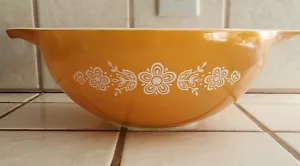 Vintage Pyrex Large 4Qt Butterfly Gold Mixing Bowl 10-1/8" Cinderella Handle 444 - Picture 1 of 14