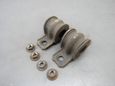 Оригинальные кронштейны втулок задних стабилизаторов подвески Nissan 350Z 2003-2009 годов выпуска - Изображение 1 из 4