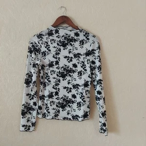 Shein transparentes elfenbeinfarbenes Langarm-Top aus Netz und schwarzem Samt mit Blumenmuster Größe Large - Bild 1 von 9