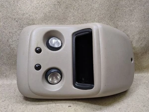 Dome Light Overhead Console Fits 1999-2006 CHEVROLET SILVERADO YUKON SIERRA o61 - Picture 1 of 6