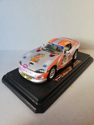 Automobilina BURAGO Metal Kit DODGE VIPER GTS COUPE 1996 Montabile scala 1:24 - Immagine 1 di 4