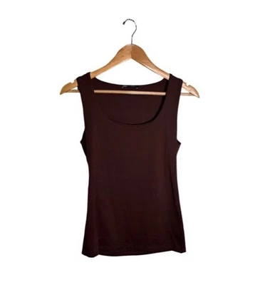 Camiseta sin mangas Zara elástica marrón chocolate cuello redondo talla mediana capa base neutra Foto 1 de 4