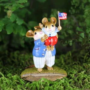 Wee Forest Folk M-723 Parade Pals (RITIRATO) - Foto 1 di 1