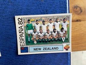 ESPANA 82 PANINI 1982 NEW ZEALAND SQUADRA N 419 CON VELINA ORIGINALE - Picture 1 of 2