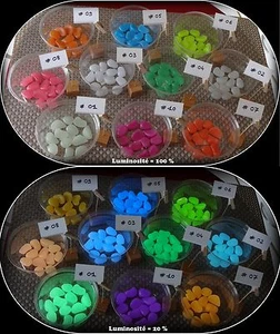 *** Pebbles Pebbles Luminous Phosphorescent Stones _ 25 pcs *** Col. to choose from - Picture 1 of 28