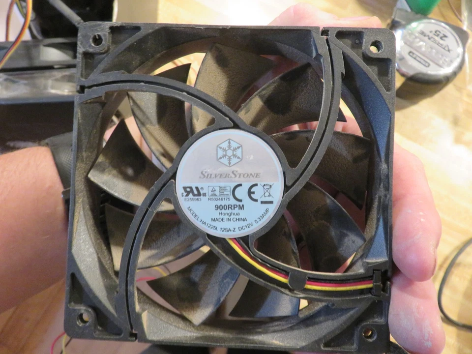 SilverStone Internal Case Cooling Fan 900 RPM HA1225L12SA-Z DC12V - Image 1 of 2