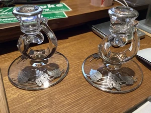PAAR UNMARKIERTE SILBERÜBERFANG AUF GLAS SABBAT KERZENLEUCHTER - Bild 1 von 4