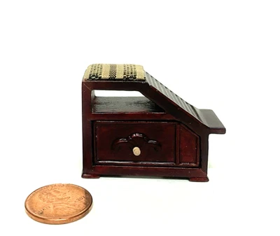 BESPAQ DOLLHOUSE MINIATURE EMPORIUM SHOE DEPT. FITTING STOOL FINISH 1911 MH