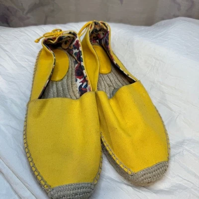 Zapato casual de yute amarillo Vera Bradley talla 9 Foto 1 de 4