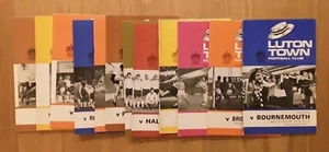 Luton Town 1969/70 División 3 Selección de Programas de Liga del menú - Imagen 1 de 12