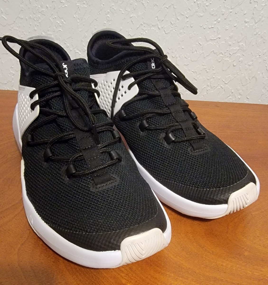 Preços baixos em Jordan Express Black - 897988-010 | eBay Preços baixos em Jordan Express Black - 897988-010 | eBay