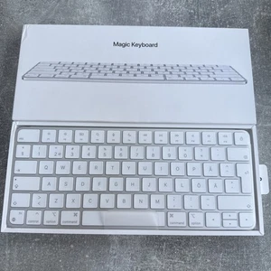 SWEDISH GENUINE APPLE MAGIC KEYBOARD WIRELESS BLUETOOTH SILVER A2450 - Picture 1 of 2