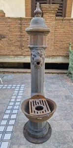 SCHWERER GUSSEISENBRUNNEN "ALTNEAPEL" - Bild 1 von 8