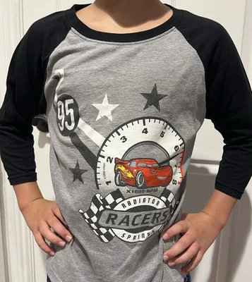 Camisa Mediana Juvenil Radiator Racers Parques Disney Foto 1 de 3