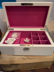 Rare Avon White with Pink Jewelry Box W Key Brand New With Box READ - Picture 1 of 8