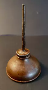 Lata de aceite vintage para bomba de pulgar de cobre de 4 1/2"" de alto 2 1/2"" base - Imagen 1 de 6