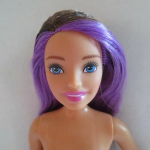 NEU Barbie Skipper Babysitter Puppe lila Streifen Haar biegbare Knie ~ Akt - Bild 1 von 3