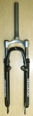 SR SUNTOUR M2025 700c MOUNTAIN BLACK SUSPENSION FORK BIKE PARTS 745 - Image 1 of 4
