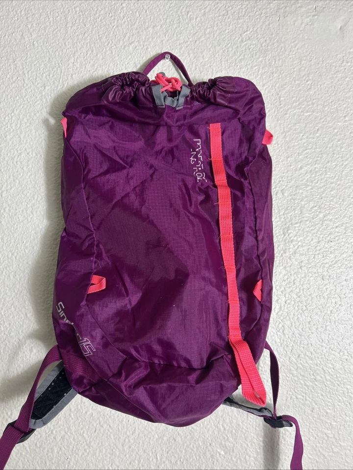 Mochila Jansport Sinder 15 Senderismo Ligera Magenta 14.5x9.5x5 Foto 1 de 4
