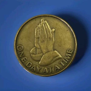 Moneda de Oración Serenidad - Manos Rezando AA NA Medallón de Recuperación Ficha - Imagen 1 de 2