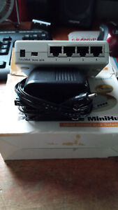 Hawking PN400TP 10-Base-T 4-Port Network Hub-with Power Cord.