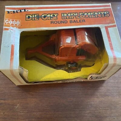 ERTL Case Die-Cast Implements Round Baler - 1/32 Scale - #1954 - Farm Toy Boxed - Image 1 of 2