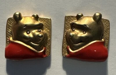 Aretes perforados Disney oro 3D y esmalte WINNIE THE POOH Foto 1 de 4