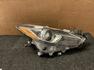 Lámpara de faro para 14-18 Mazda Mazda-3 HID con nivelación manual pasajero CAPA - Imagen 1 de 5