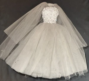 His & Hers weißes Brautkleid & Schleier auf Draht Herzstück Display Figur - Bild 1 von 6