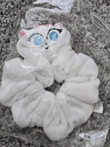 BRANDNEU! Universal Studios The Secret Life of Pets 2 Gidget Hair Scrunchie Tie - Bild 1 von 2