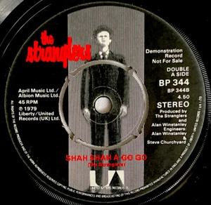 THE STRANGLERS -Bear Cage/Shah Shah A Go Go- Original UK 7” Promo /Vinyl Record - Imagen 1 de 4