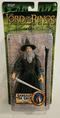 TOY BIZ LORD OF THE RINGS THE FELLOWSHIP OF THE RING GANDALF THE GREY FIGURE - Image 1 of 4