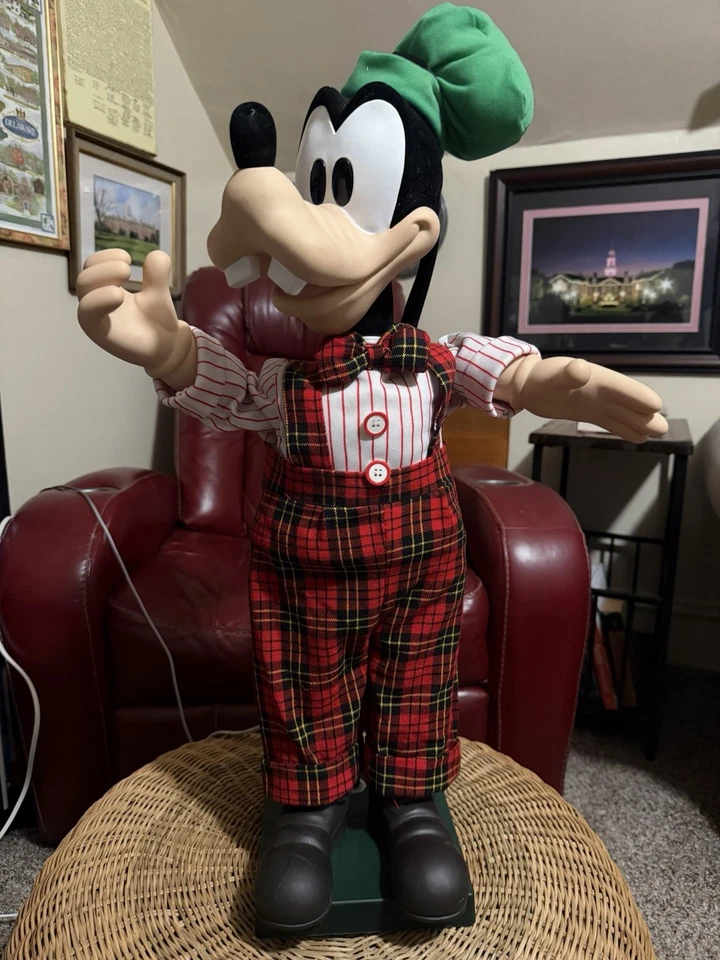 "Figura de Navidad Goofy animada de Disney Store - 24"" - De colección - Funciona muy bien" Foto 1 de 4