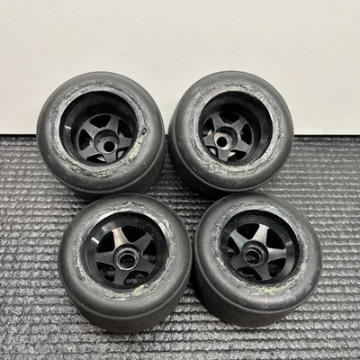 Juego de ruedas y neumáticos Tamiya F1 de goma usados F103 F102 F103RM vintage radiocontrol Foto 1 de 4