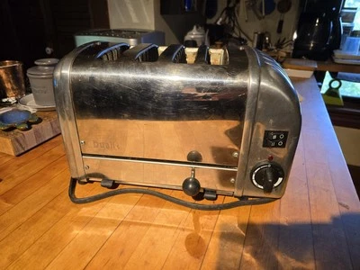 4-Slot Dualit Wide Slot, Crumb Tray  NICE - Image 1 of 4