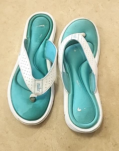 Nike Women's Comfort Footbed Teal White Sandals Flip Flop Shoes Cushion Size 9 - Picture 1 of 9